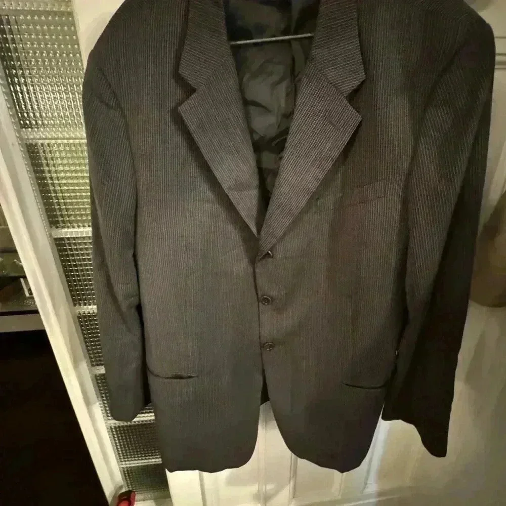 Armani Collezioni men’s dark gray striped wool blazer size 46R